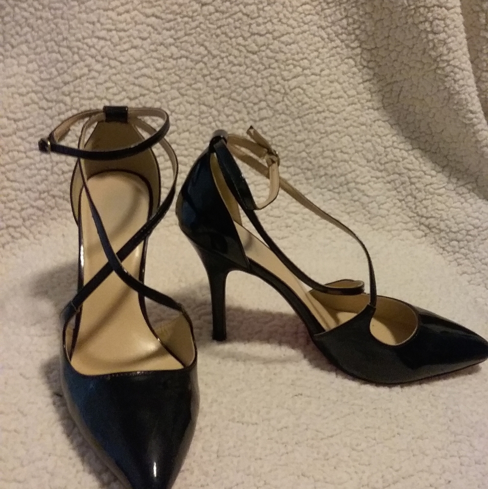 Black Pumps by Signature